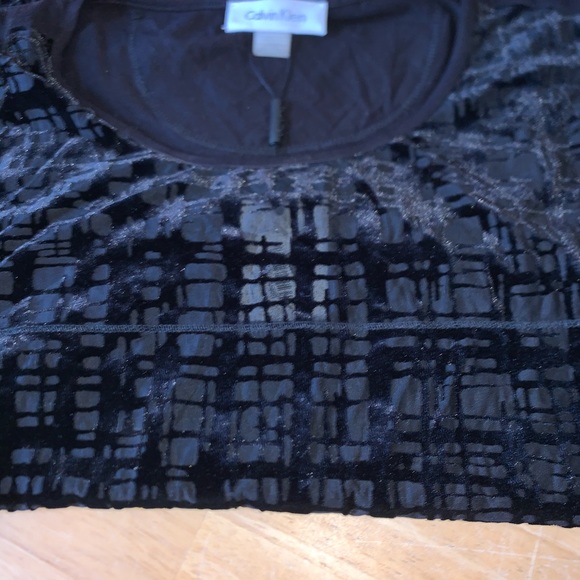 Calvin Klein Black Abstract Faux Suede Top - Picture 4 of 8